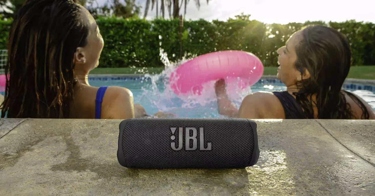 Waterproof bluetooth speaker: Features to consider