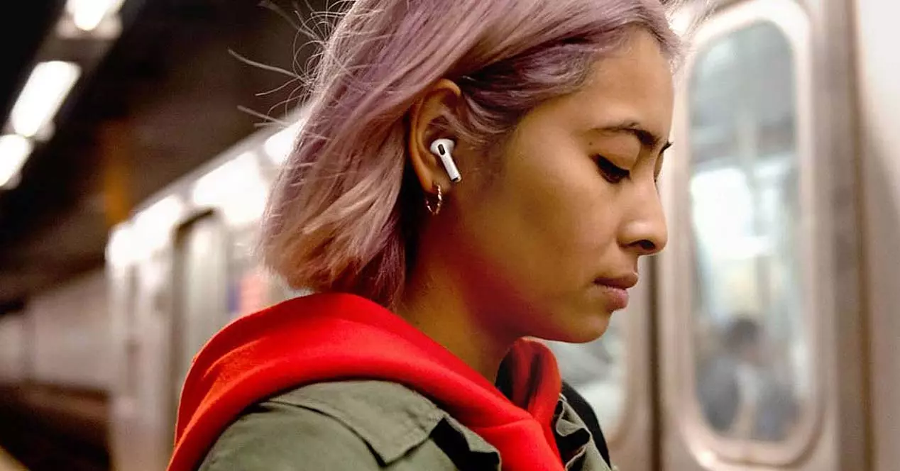 wireless headphones that are the biggest rivals of the AirPods