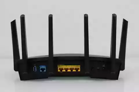Överför routern WiFi Synology RT6600ax
