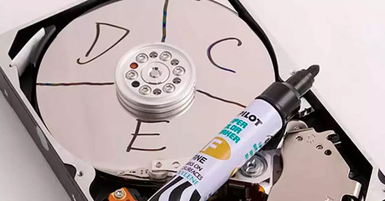 Delete one or more partitions from our hard drive in Windows