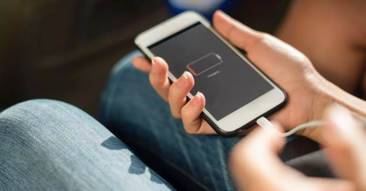 Why does the mobile battery usually give problems