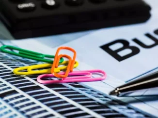 Brighten up your Excel sheets, add borders and colors to cells