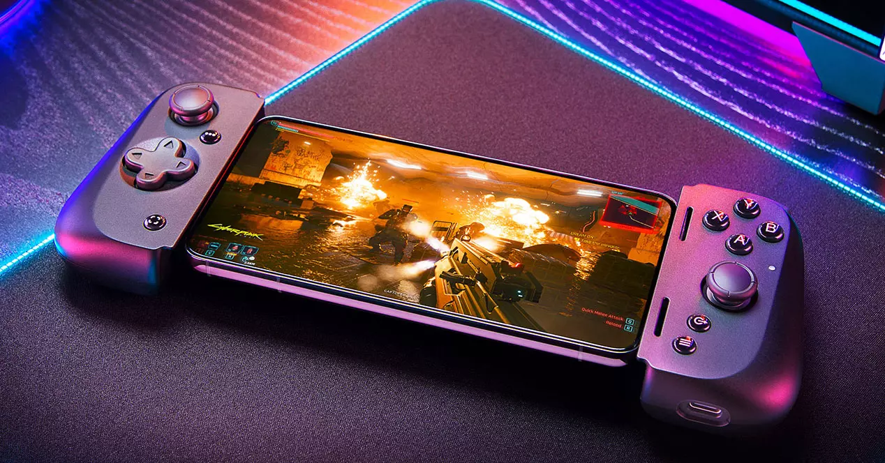 best accessory to turn your mobile into a console is now almost perfect