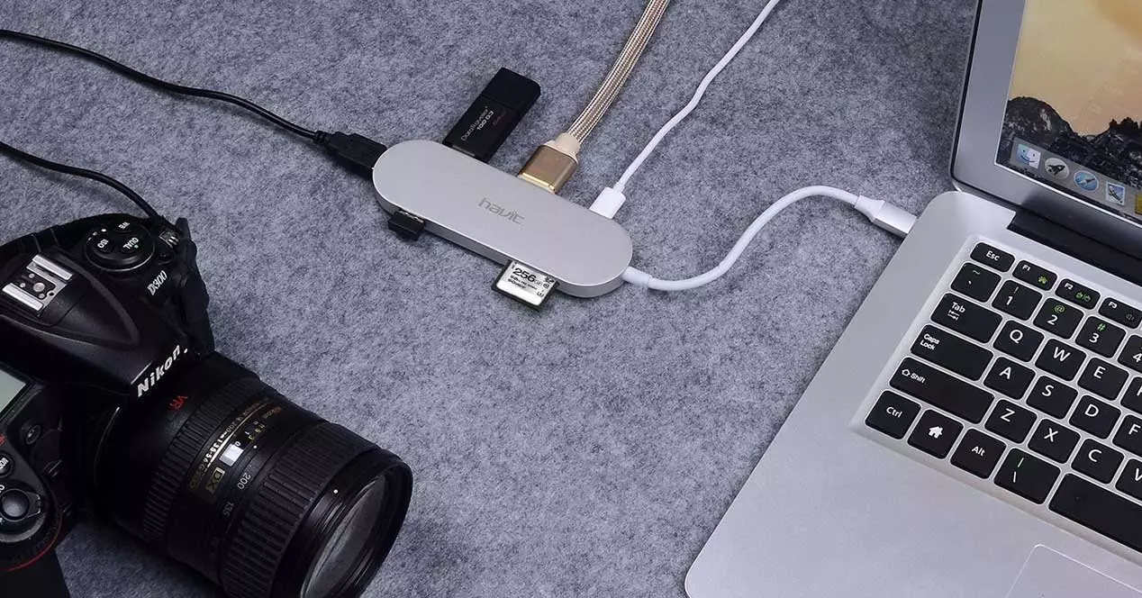 Why are USB hubs still using 2.0 ports today