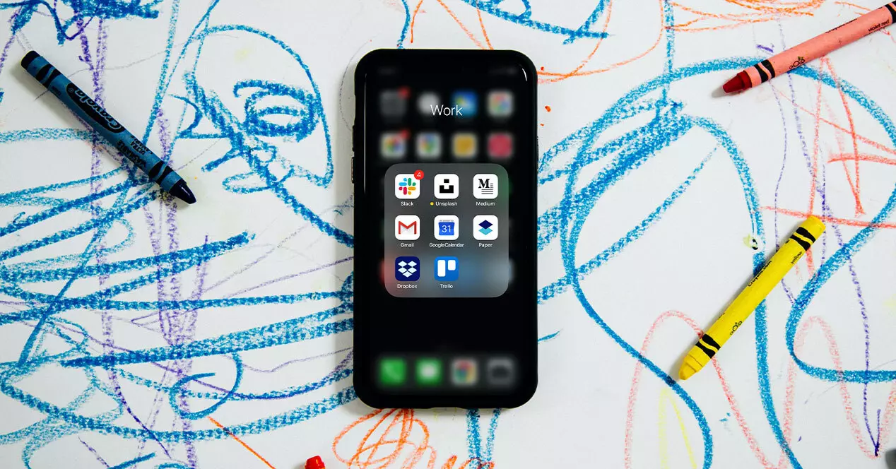 From the giant notch to the hole