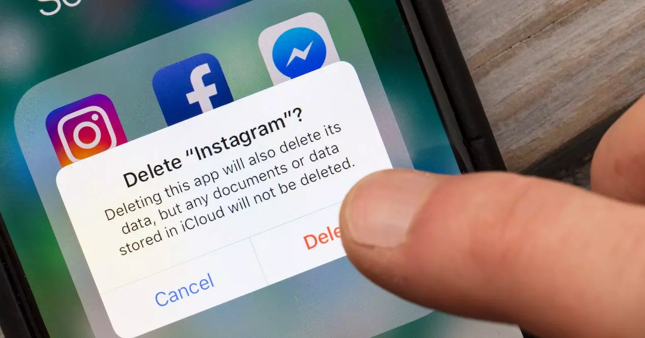 How to delete instagram account from mobile