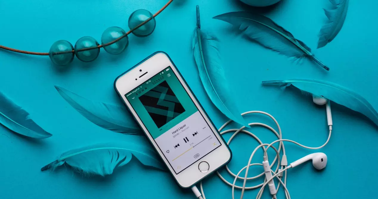put relaxing sounds without the need for apps on iPhone