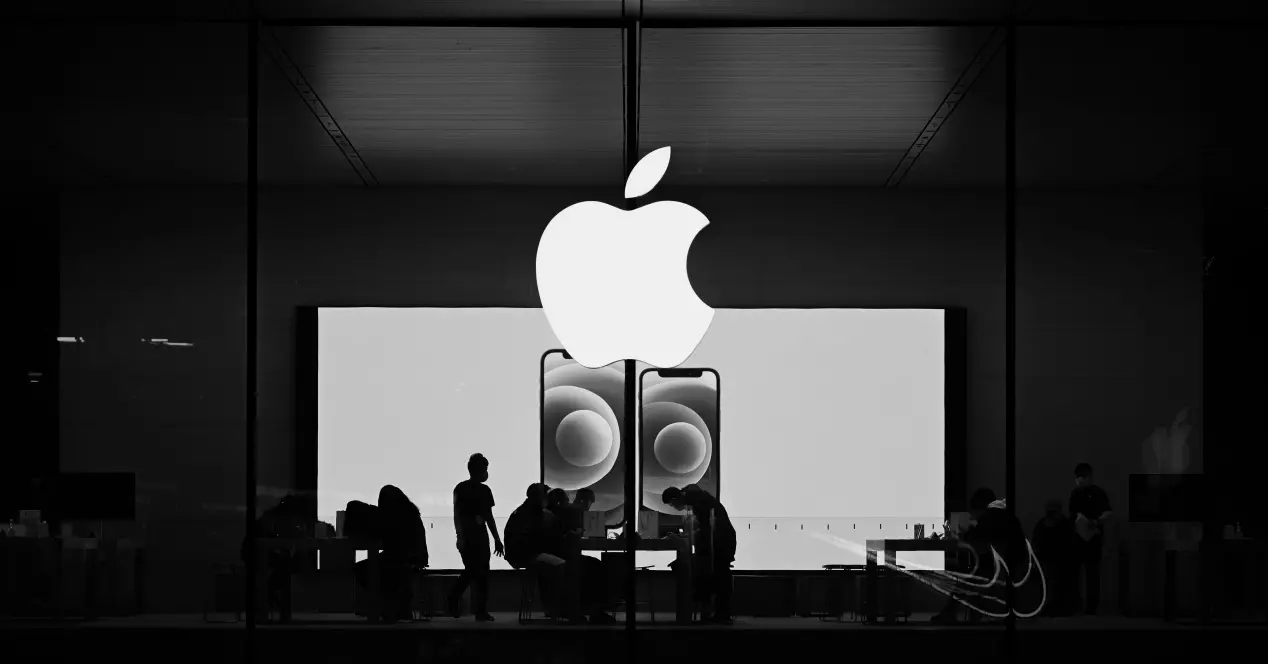 Is it possible to park well near the Apple Store