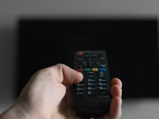 Why does my Smart TV turn off by itself