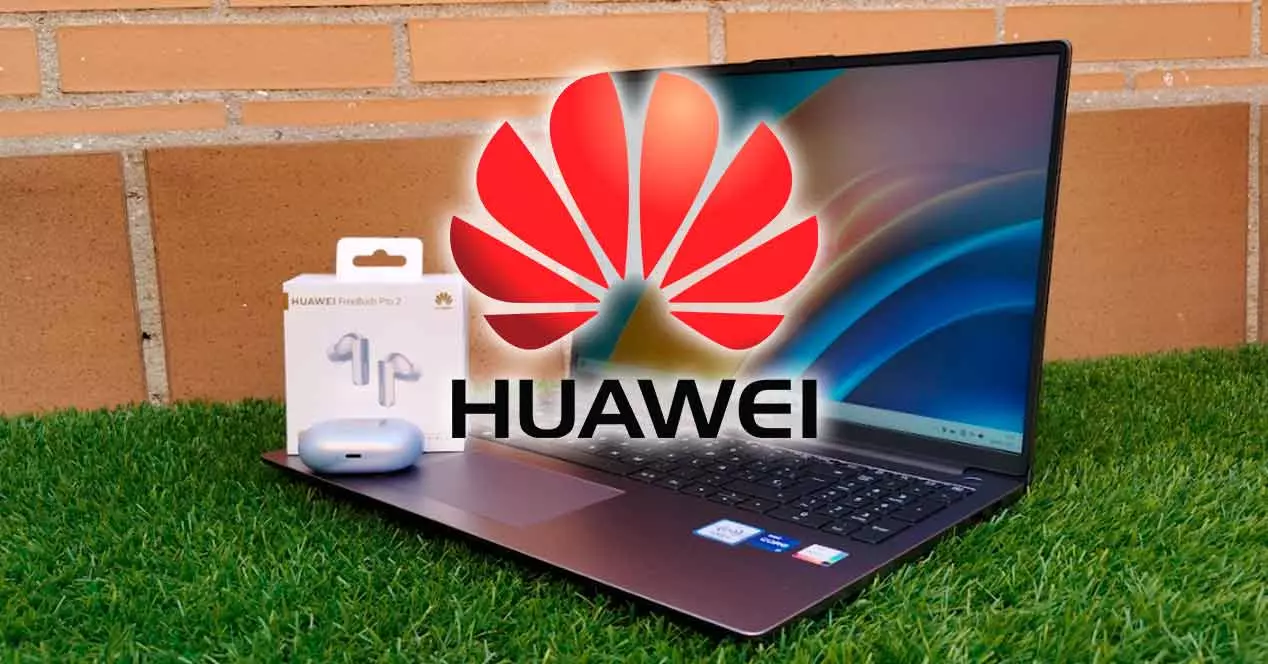 Huawei presenterer en bærbar PC med uendelig skjerm og nye hodetelefoner