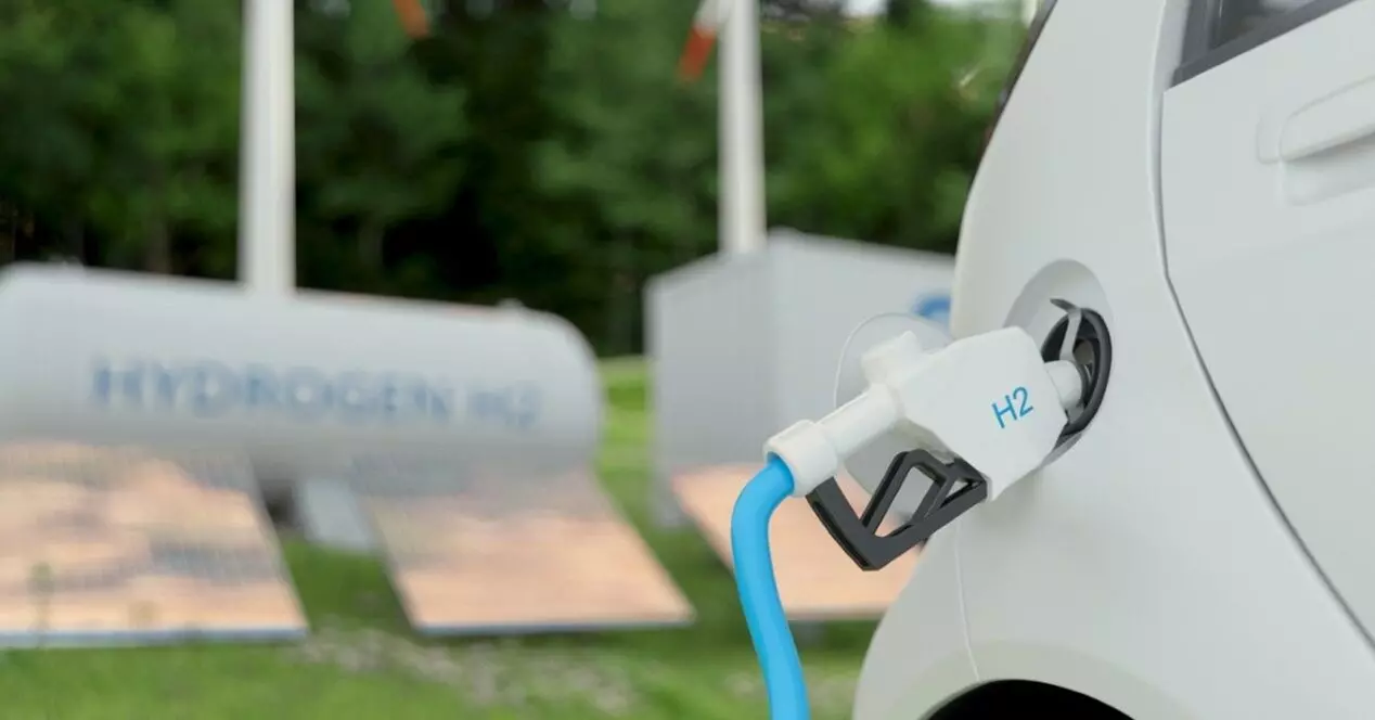 Why don't you see hydrogen cars on the street