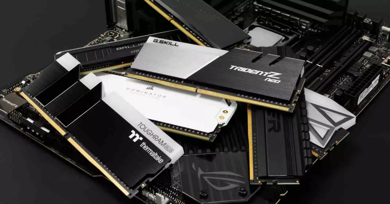 How much RAM is enough in 2022 to game or work