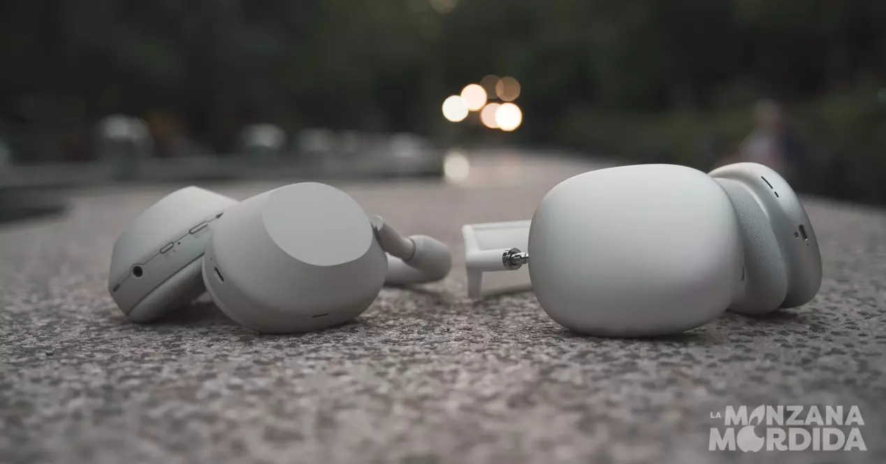 Sony WH1000XM5 im Vergleich zu AirPods Max