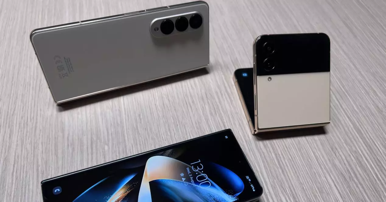 Samsung Galaxy Z Fold4 and Z Flip4