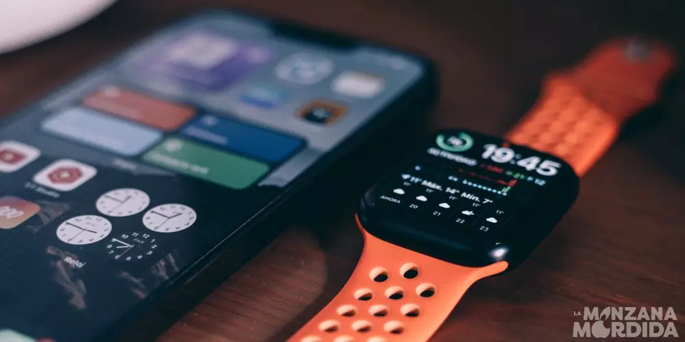 iPhone и Apple Watch S7