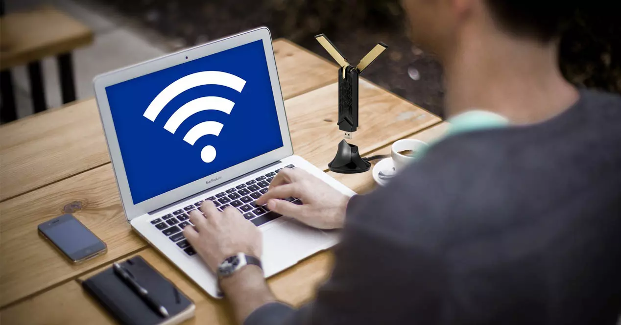 Výhody použití externího WiFi adaptéru na vašem PC