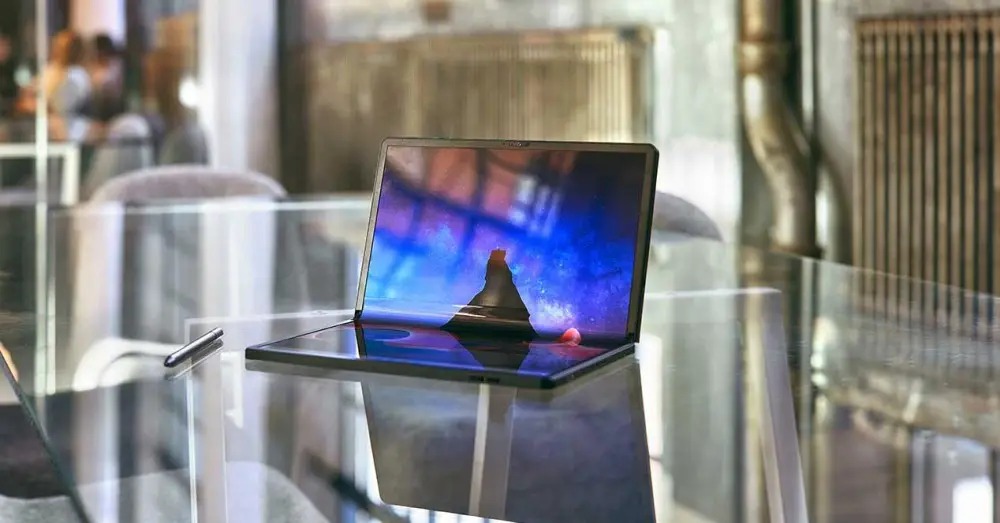 Flexible screen tablet, gaming laptop