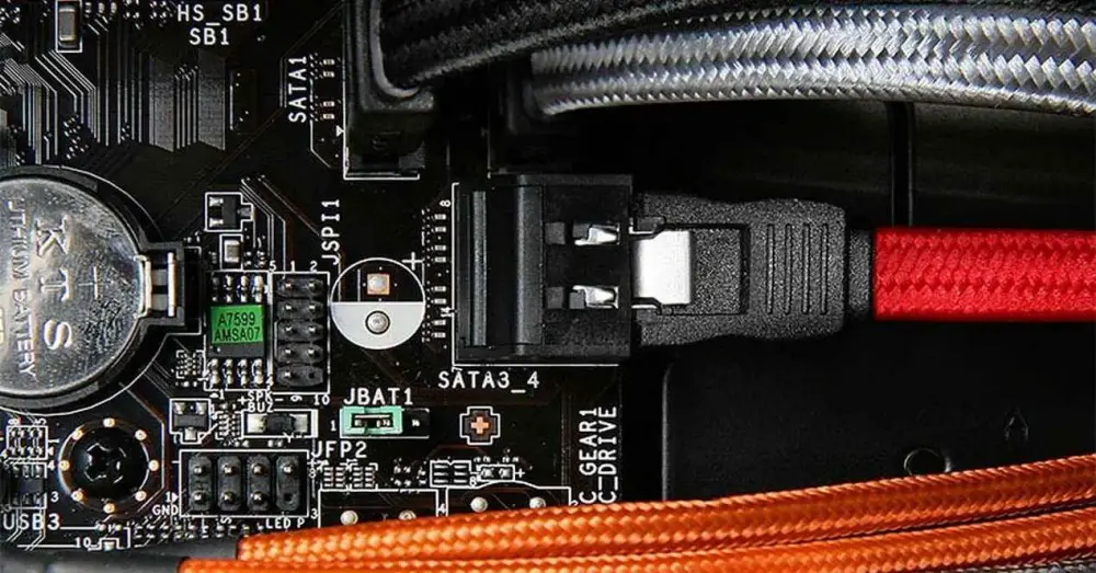 Por que o conector SATA nos discos rígidos não é atualizado