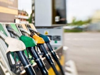 Kann ich Benzin und Diesel von verschiedenen Tankstellen mischen?