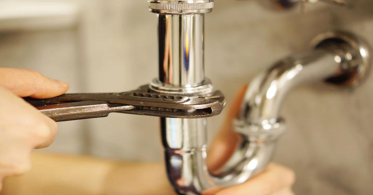 Denne billige vannsensoren oppdager enhver lekkasje i huset ditt