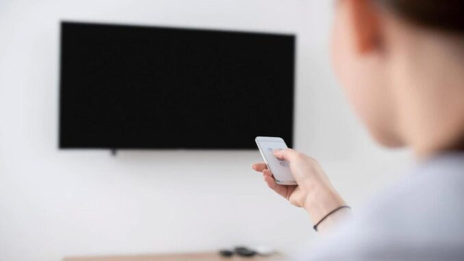 5 Tricks, um mit Ihrem Smart TV Strom zu sparen