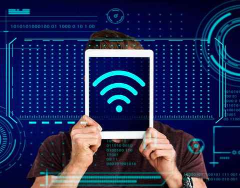 لماذا تكون شبكة WiFi بطيئة حتى إذا كنت تقف بجوار جهاز التوجيه