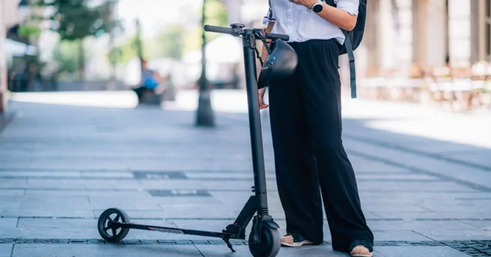 tout ce qui est obligatoire sur un scooter électrique