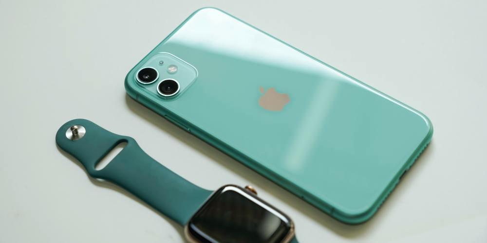 iPhone 11 + Apple-Watch