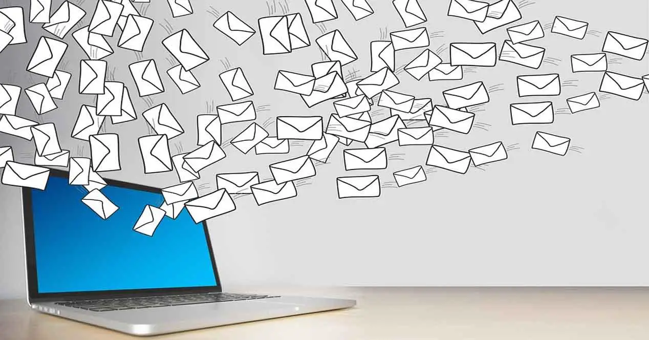 Tôi để họ kiểm tra email của tôi một lúc