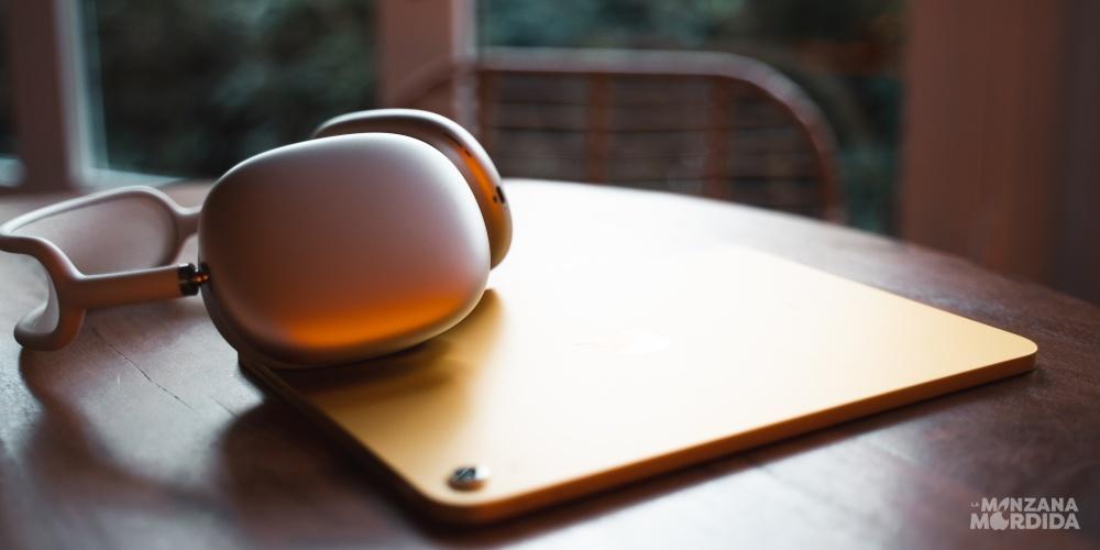 iPad 10 + AirPods Max 2