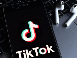 Apple a Google „donutili“ odstranit TikTok ze svých obchodů s aplikacemi