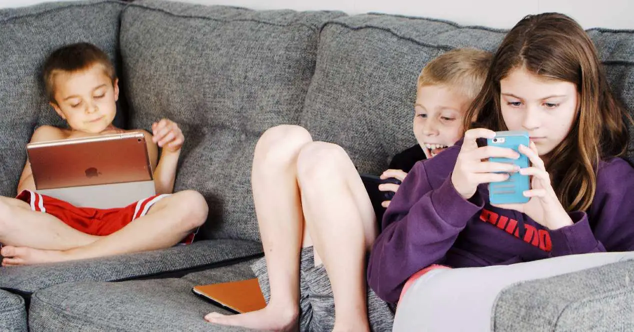 Le temps que les enfants passent sur les réseaux sociaux exposés