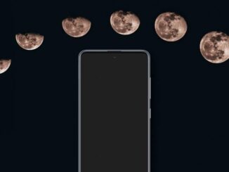 the mobile that takes better photos of the moon