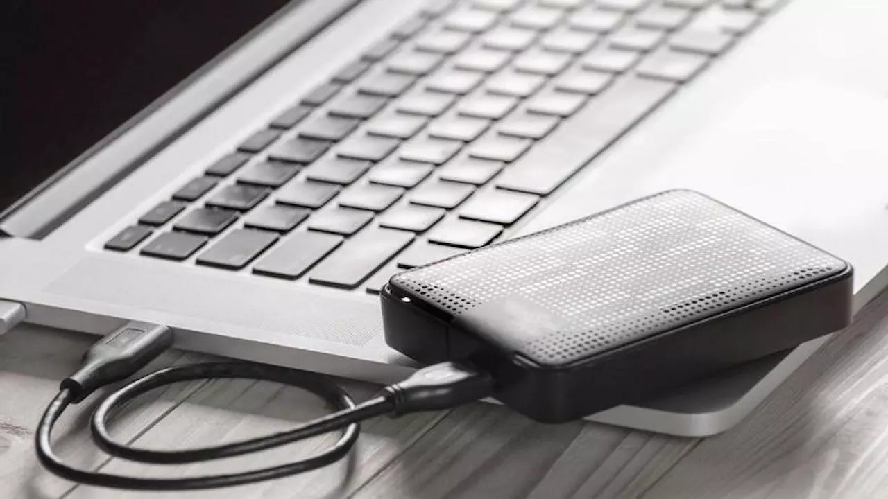 connect hard drive to iPhone