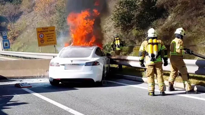 Tesla brûlant