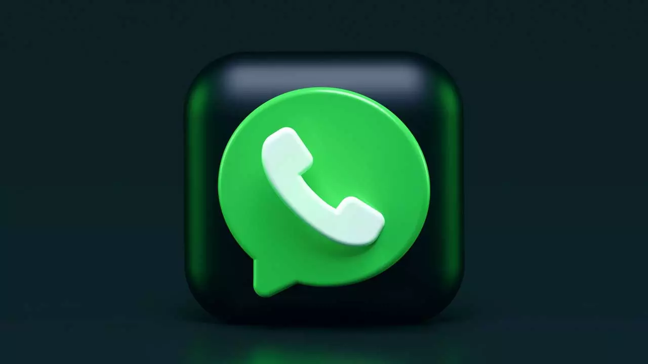 على ال WhatsApp