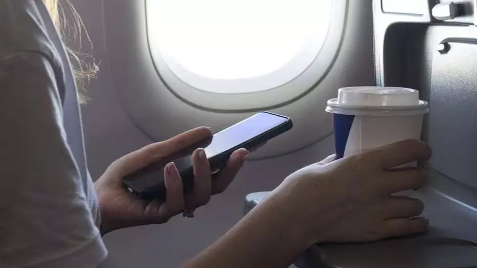 비행기에서 아이폰